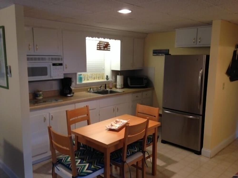 Charming East Falmouth Home: Walk to Private Beach