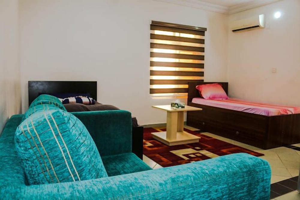 Westnite Apartment
