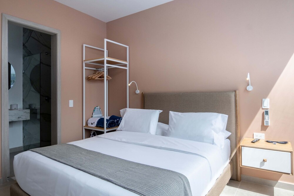 w Sophisticated 3BR w Magical Terrace in CTG