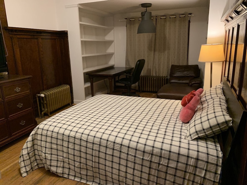 vancouver guest house - Image 4
