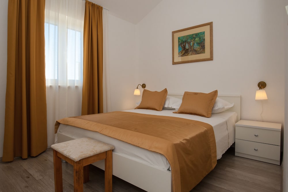 Ratac Apartments