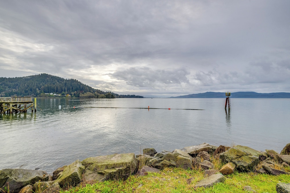 Tillamook Bay Apt Near Marina: Fish, Boat & More!
