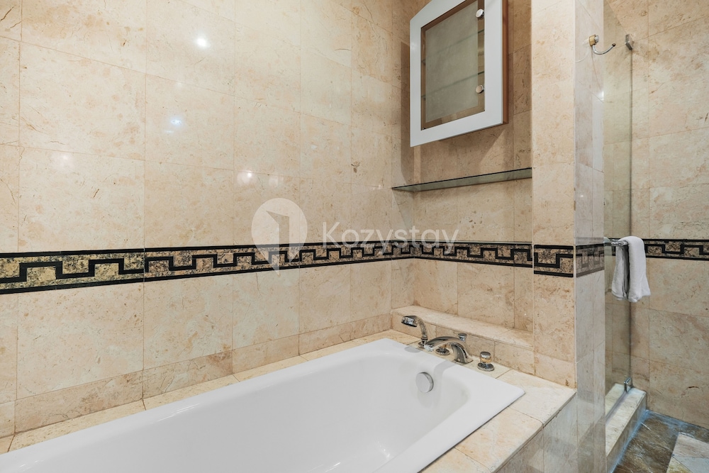 Brassia by Kozystay - Thamrin