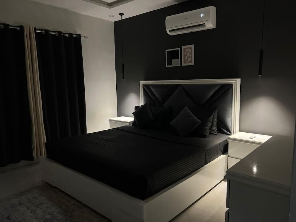 Luxor Apartments & Suites