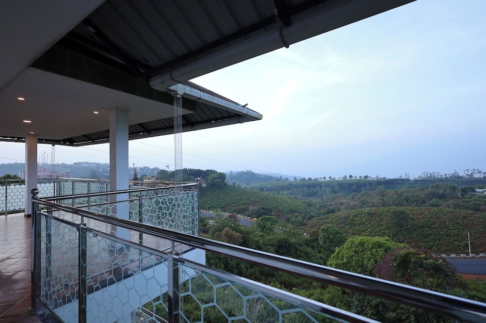Plachoos Gardens Kuttikkanam