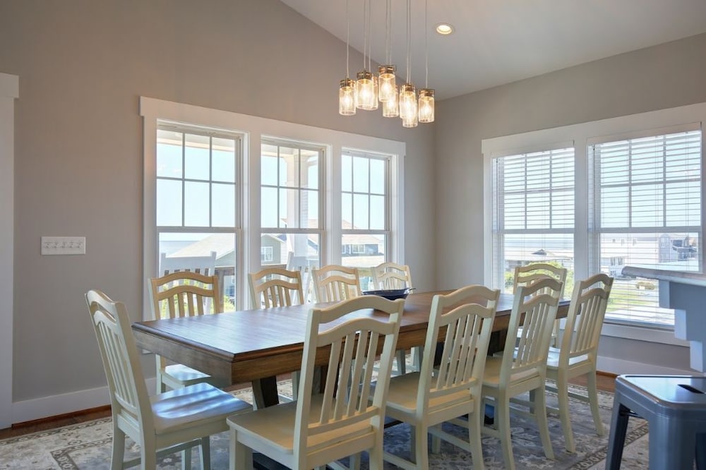 Absolute Paradise 5 Bedroom Home by RedAwning