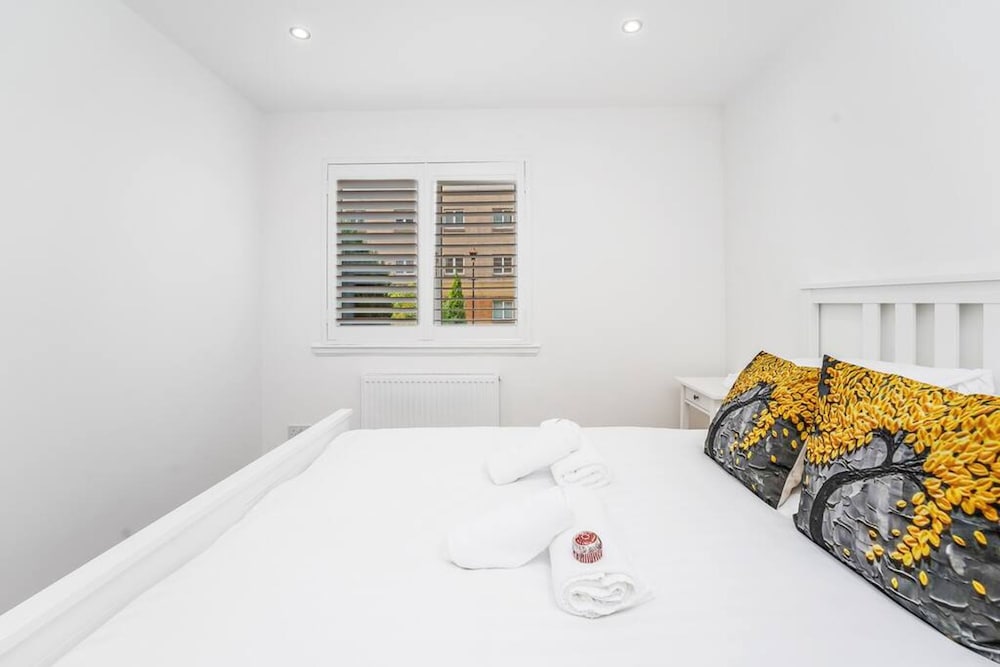 Luxury 2bed 2bath-ground Floor-free Parking