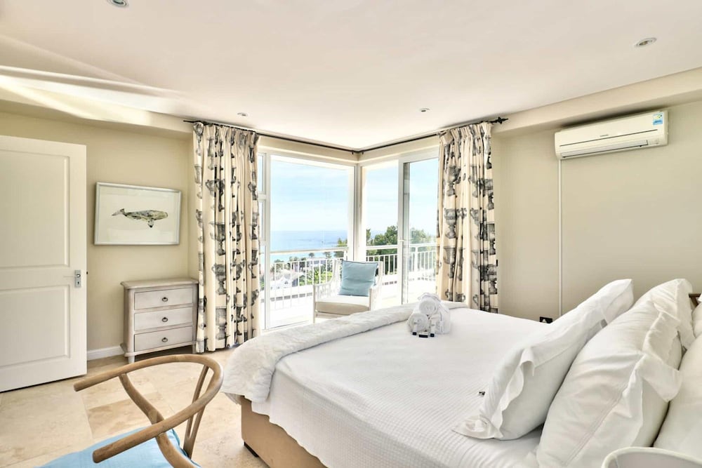 Camps Bay Home w Pool Garden Sea View Tree Villa