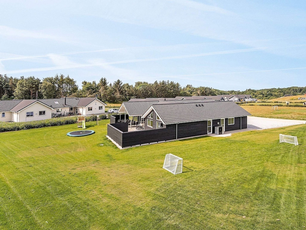 Luxury Retreat for 18 - By Traum Ferienwohnungen view 2