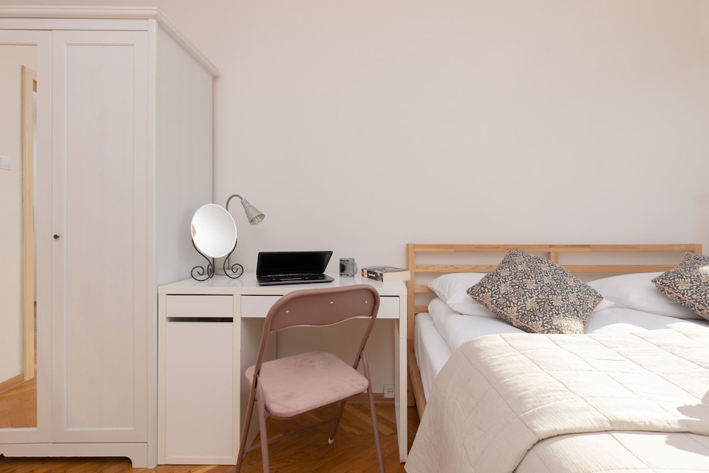 Warsaw Apartment Kasprowicza by Renters view 2