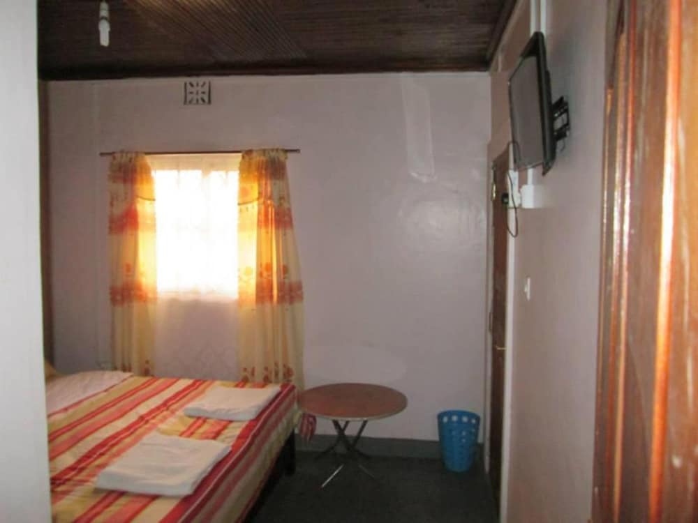 Stay.Plus Sandton Guest House Nyahururu view 2