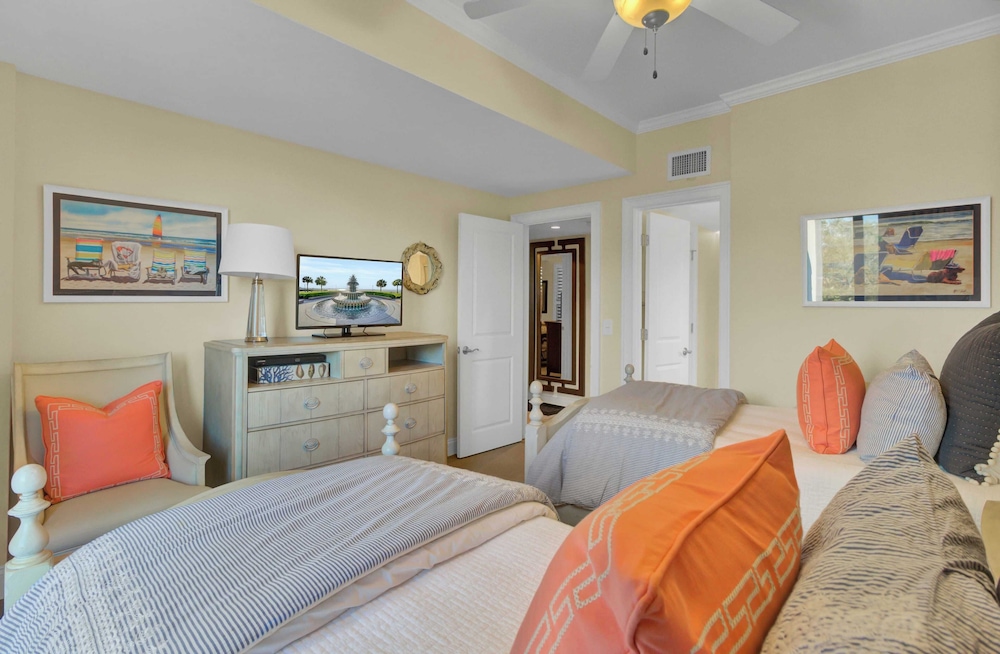 Oceanfront w/ Pool + Beach Access & Balcony View 312 B Shipwatch by Avantstay
