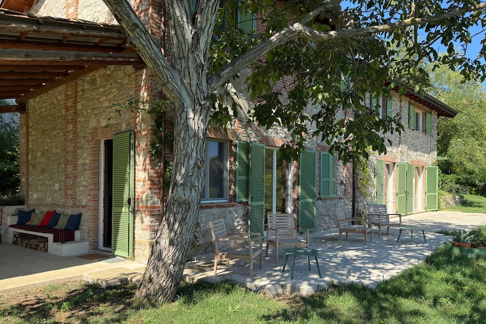 Villa Poggio Castellaro by Boutique in the Heart of Italy s Food Valley Emilia-romagna