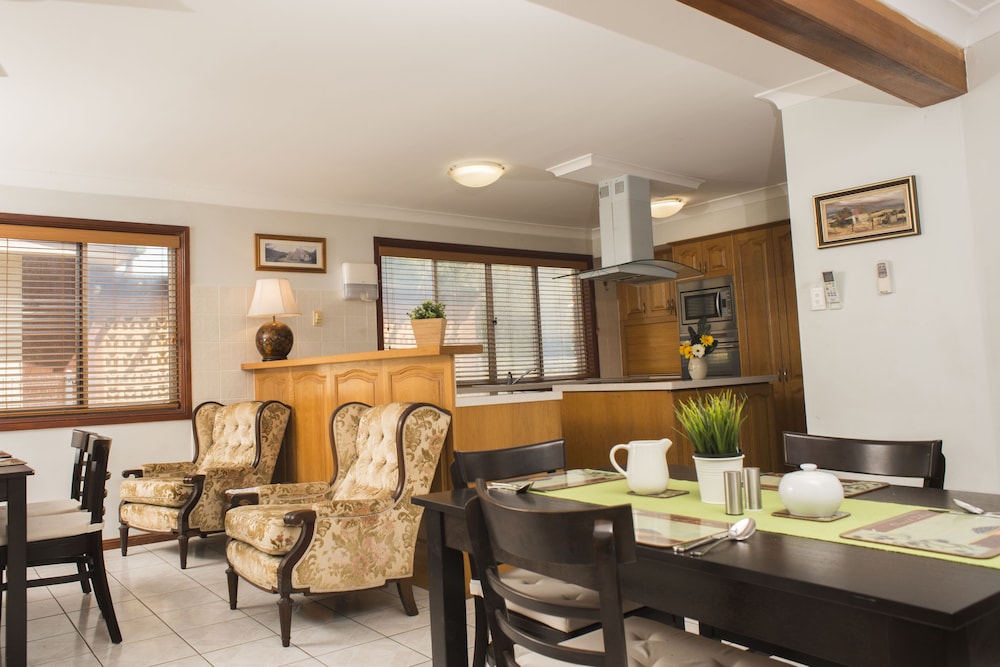 Ainslie Manor Guests House