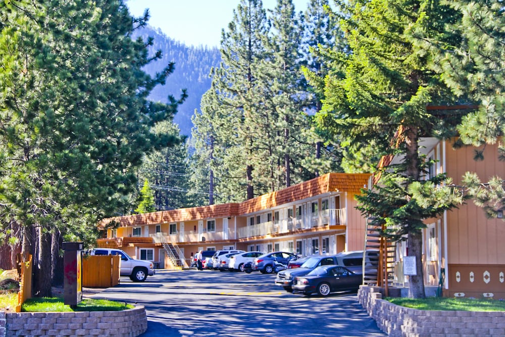 Lake Tahoe Vacations - National 9 Inn - Property Image 3