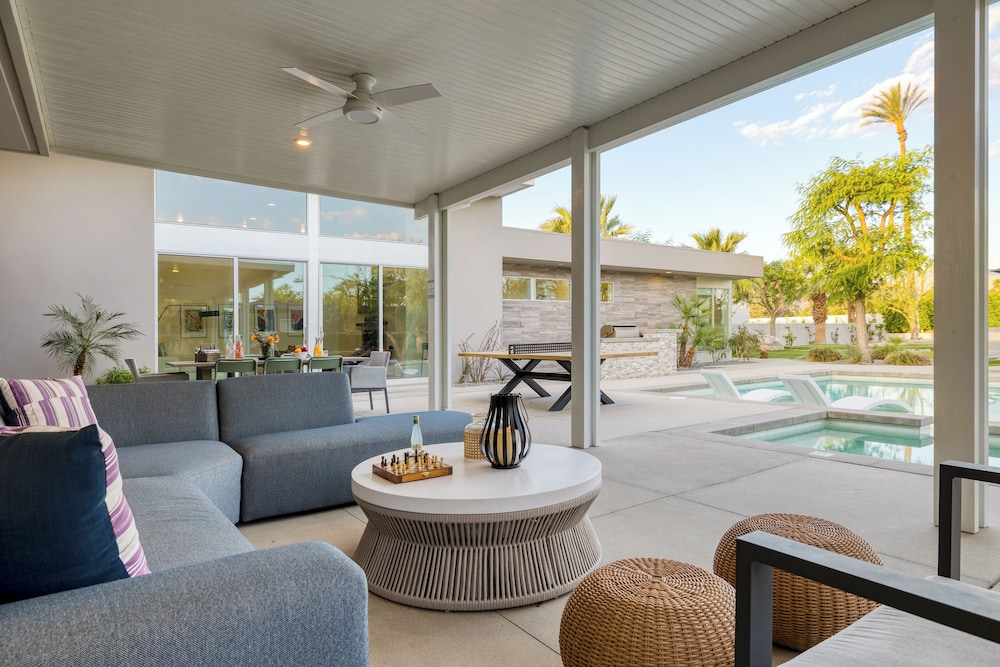 The Polo Villas by AvantStay – Modern Oasis Near Empire Polo Club