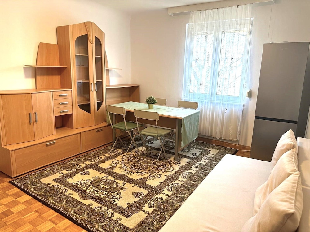 Apartment Near Schonbrunn Palace Vienna