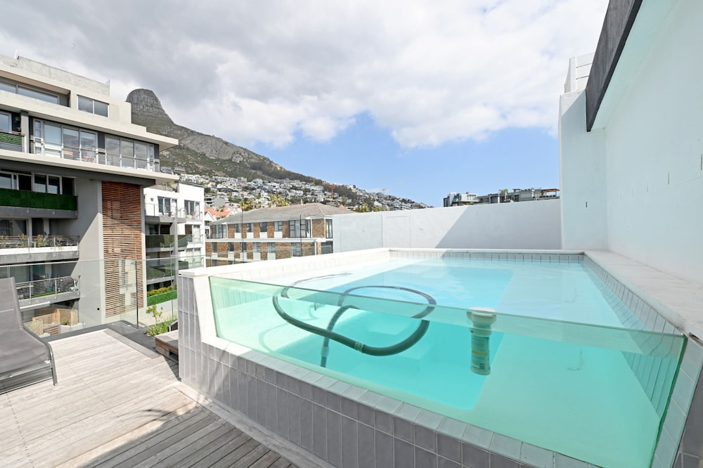 2 Bedroom Heart of Sea Point The Avant