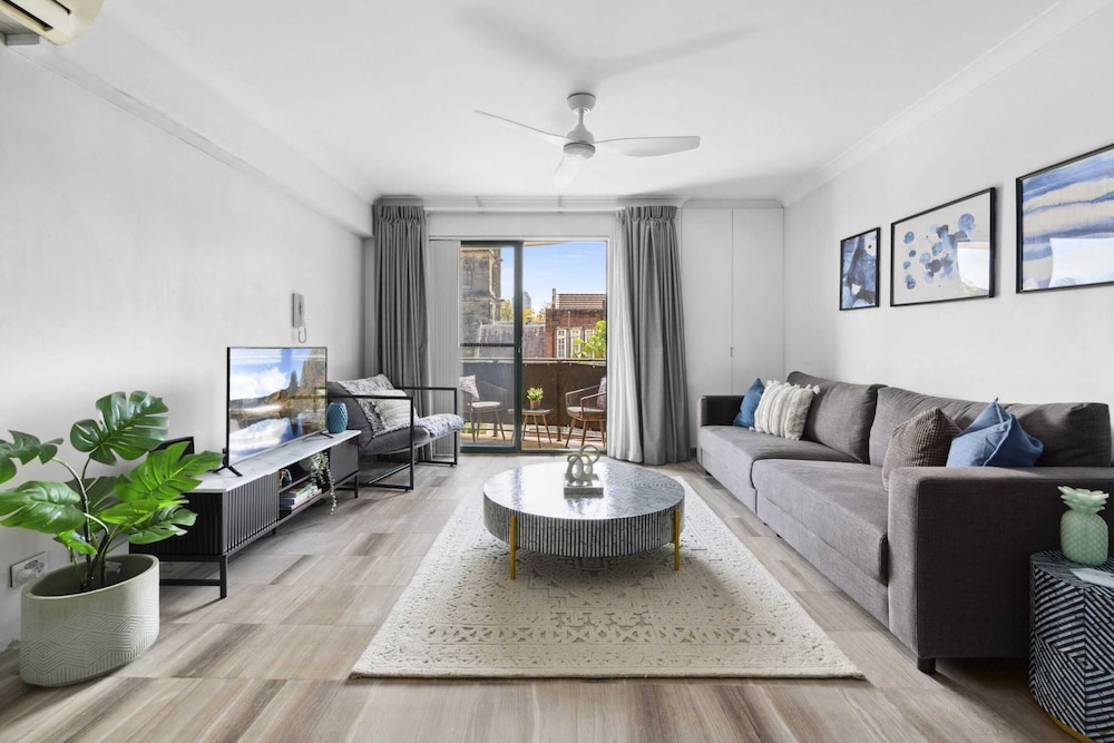 Elegant City Retreat Close to Sydney's CBD