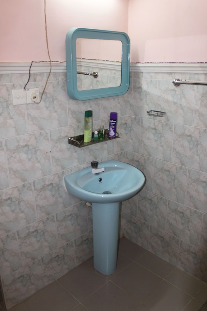A4 Residence Colombo Airport - Hostel