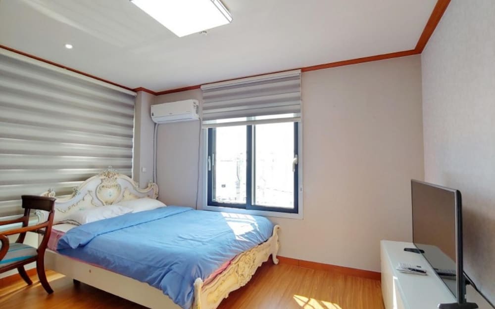 Seogwipo Jijunghae Pool Villa Pension view 5
