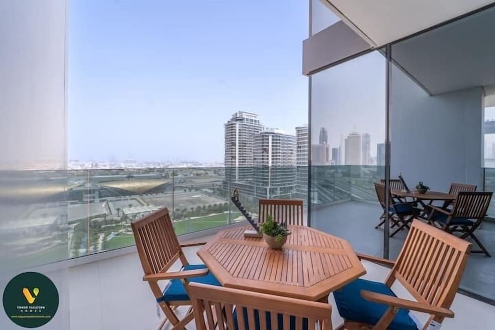 Vogue - Dubai Frame View