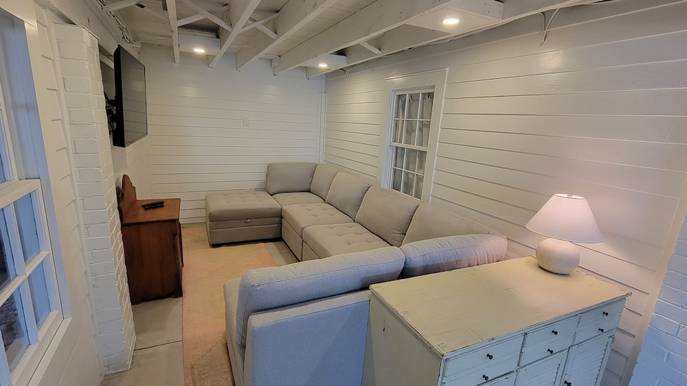 Twelve Palms Cottage by Tybee Vacation Rentals