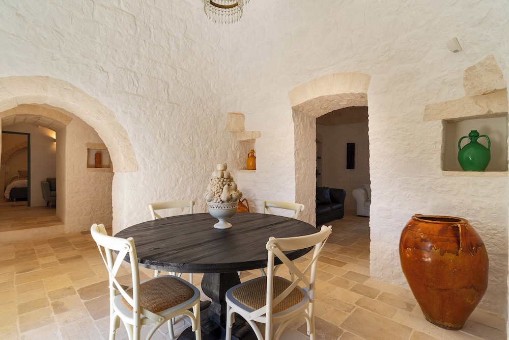 Trullo Pietra Rossa with Pool by Wonderful Italy