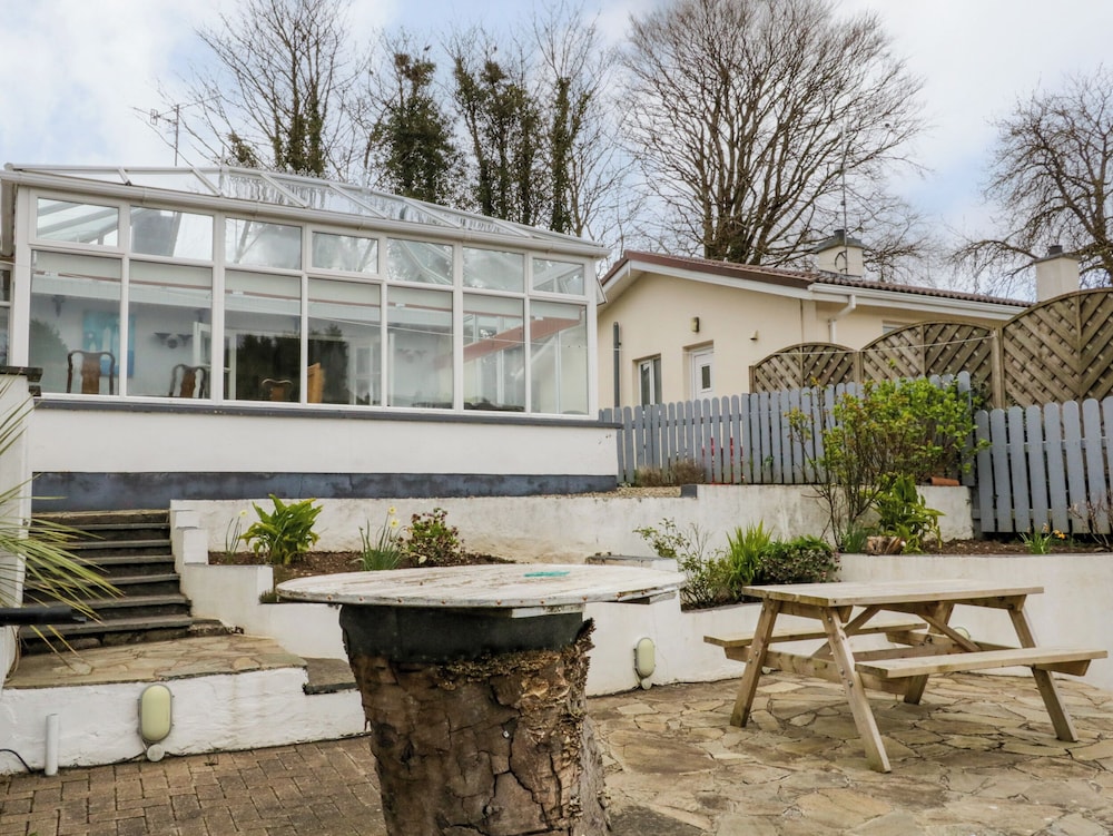 4 Carlton Cottages