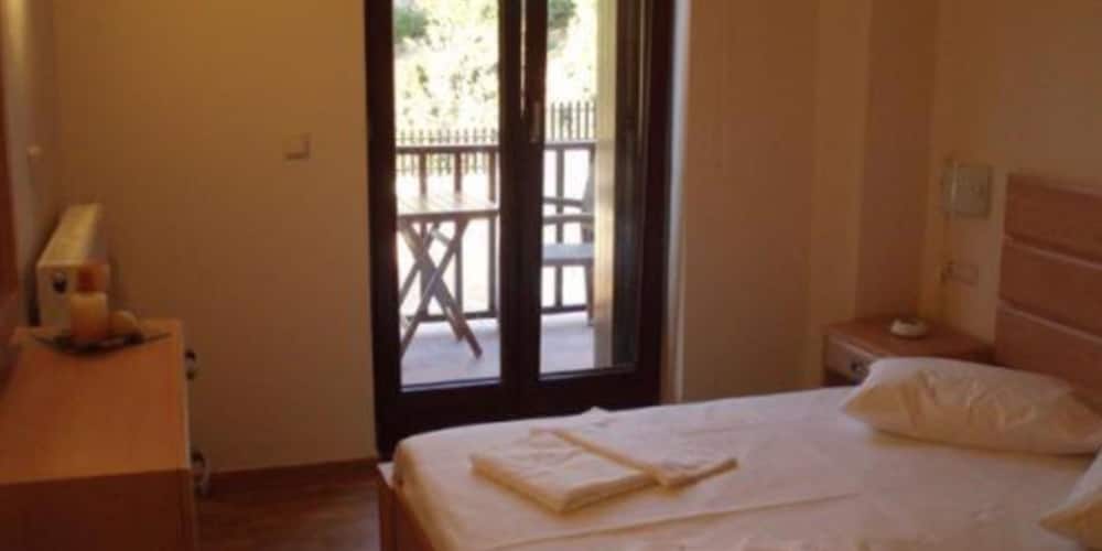 Samaria Village 2 br Your Villas Close to Samaria Gorge Entrance view 3