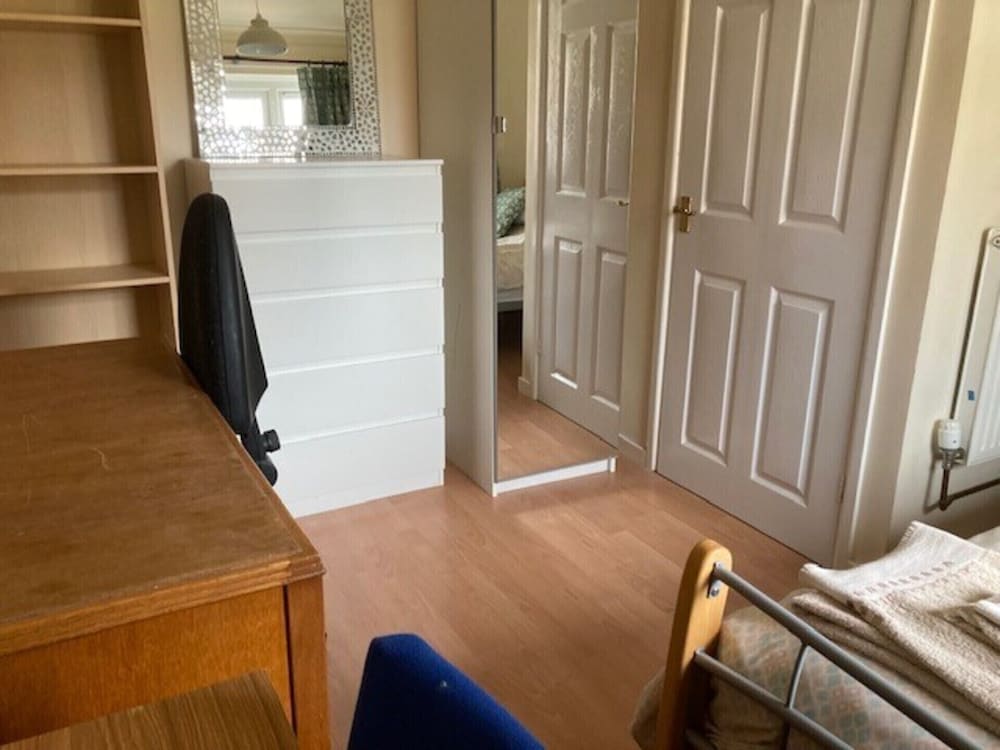 5-bed Town House in Newport view 3