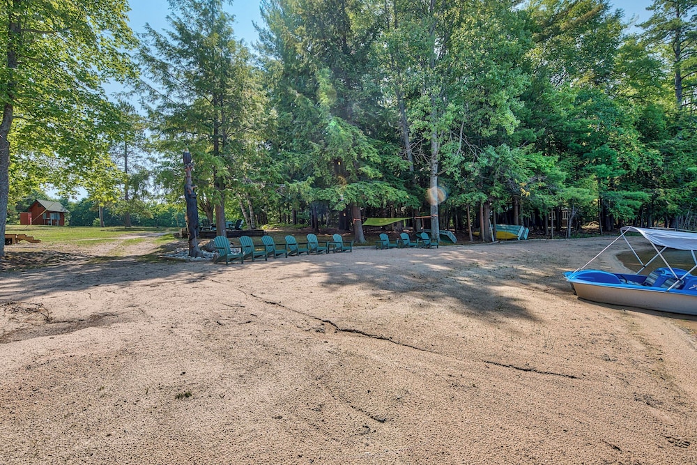 Deck + Beach Access: Lakefront Cabin in Levering!