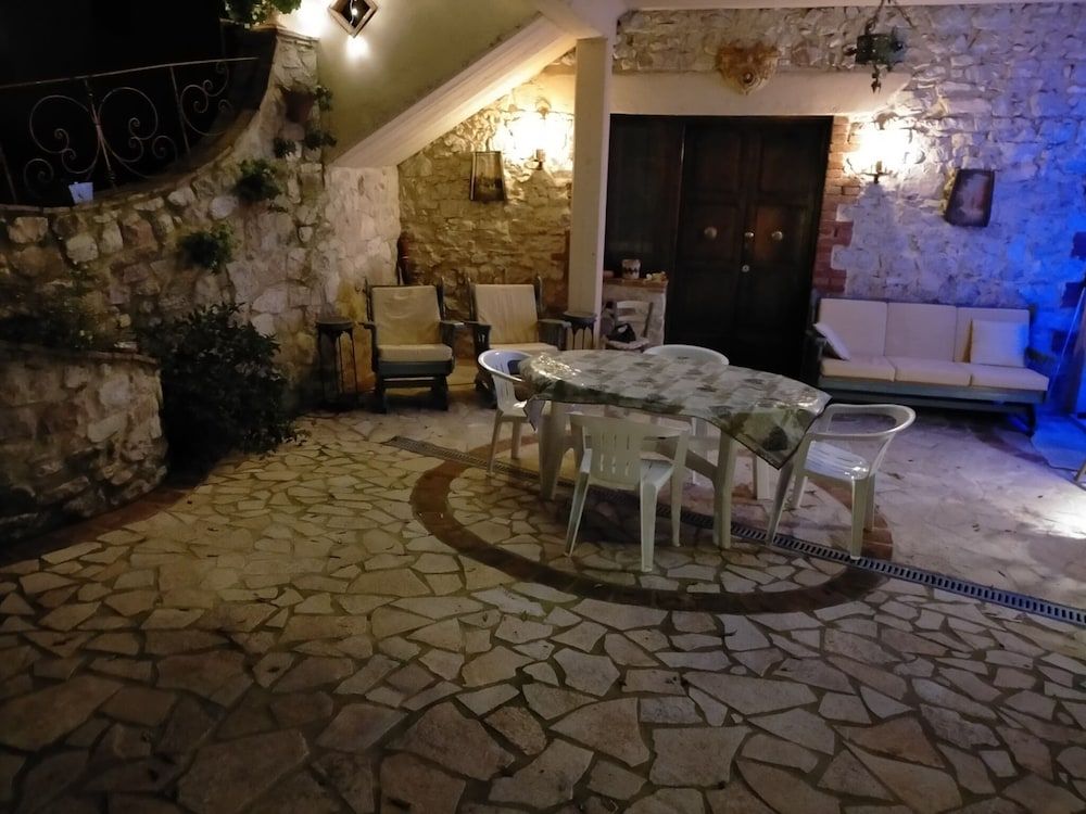 Photo 33