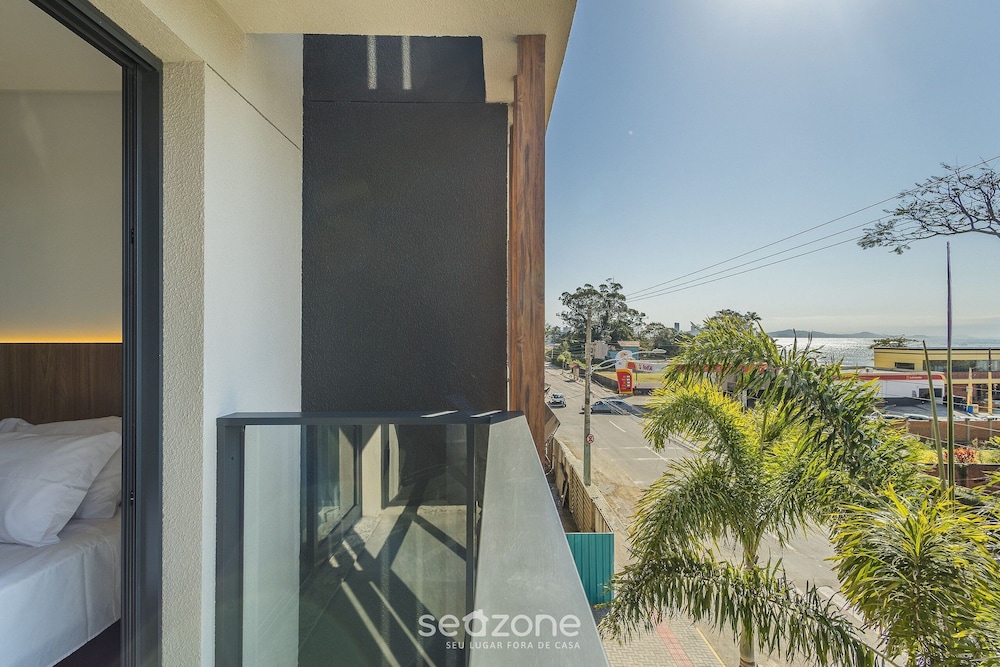 Studios With Side Sea View at Penha Spot PSO - L