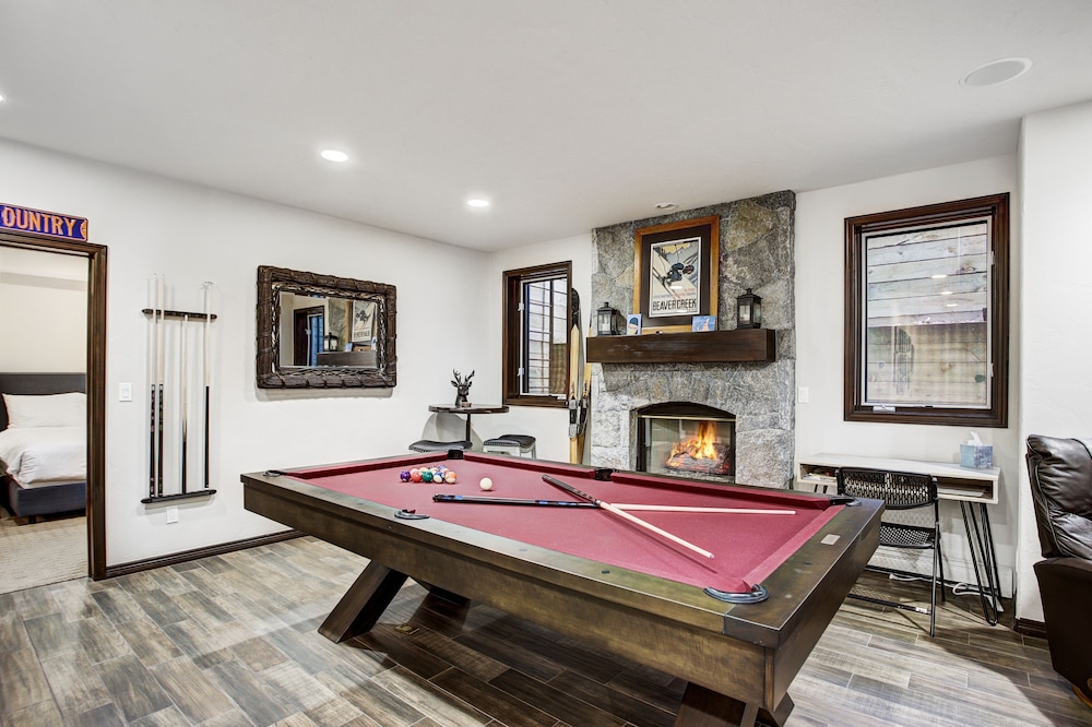 Exquisite, Private Mountain Home Retreat 4 Bedroom Home by RedAwning - Property Image 29