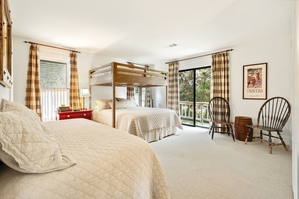 Sunny Pointe 4 Bedroom Home