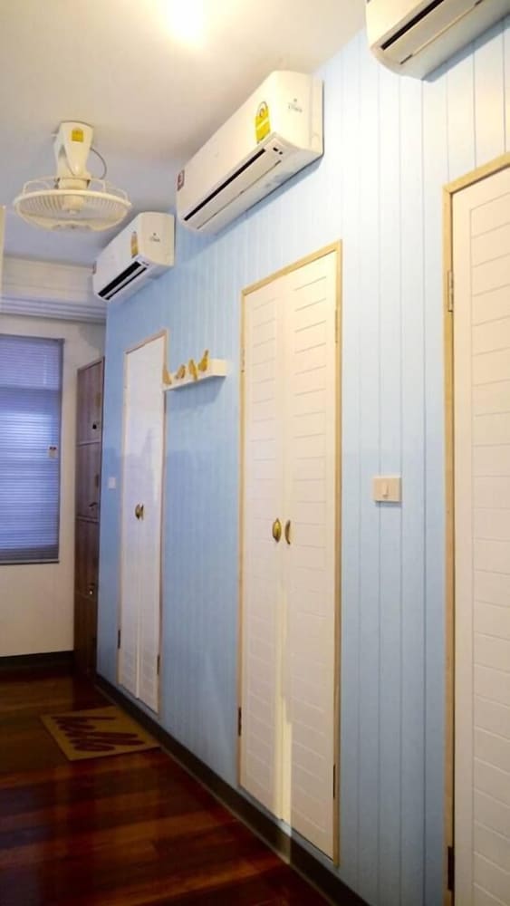Baan Chanasongkram - Hostel