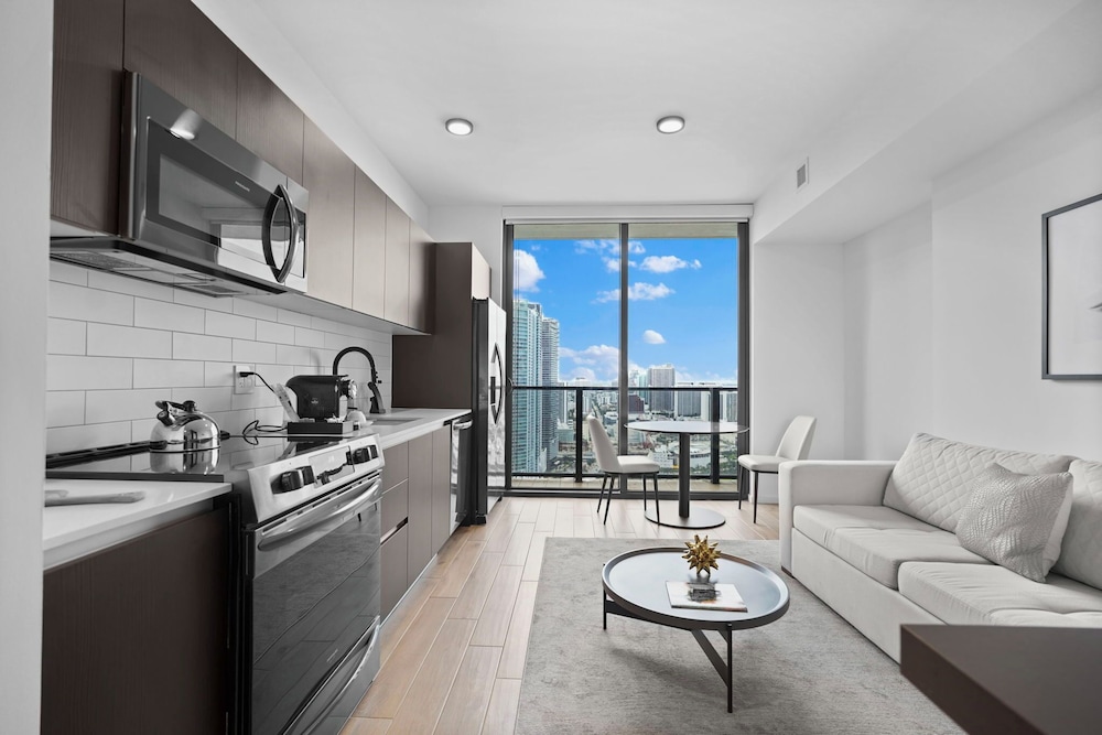 Beautiful Studio Near Bayfront Park