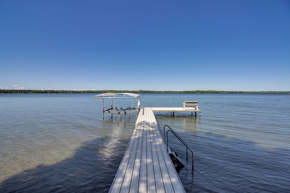 Hackensack Waterfront Retreat on Tenmile Lake