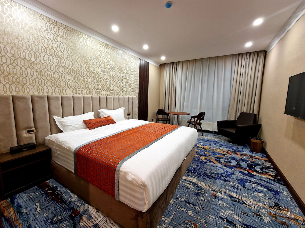 New West Hotel