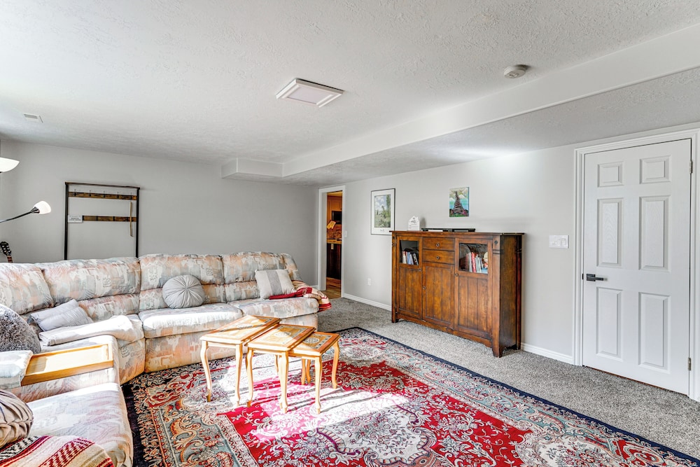 Cozy Kaysville Vacation Rental w/ Mountain Views!