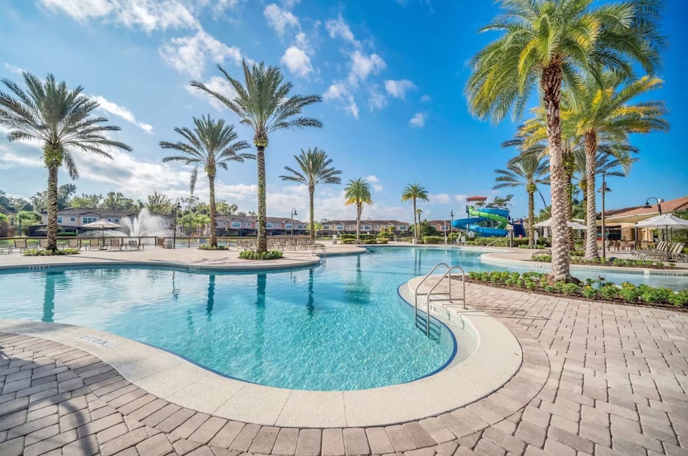Park Hopper Paradise At Regal Oaks