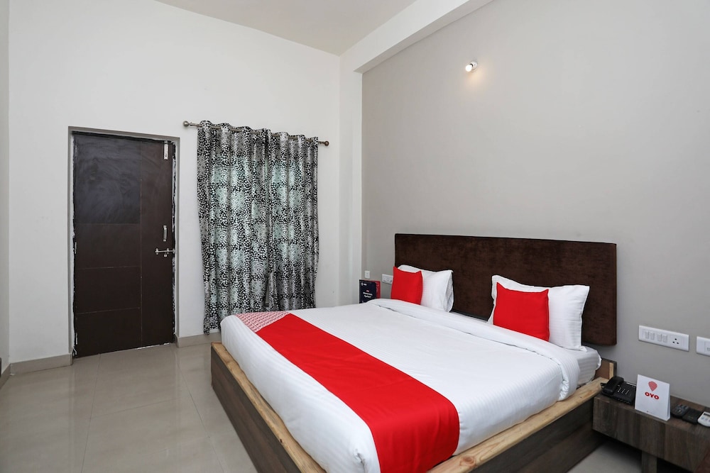 OYO 10967 Dhola Maru Resort