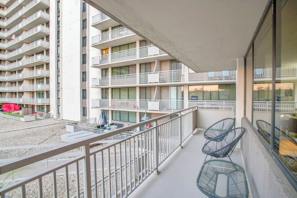 DC Airport Metroline Apartments