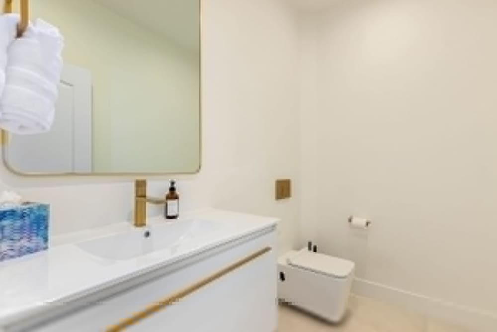 Anderson LUX Estate Private Bar Pool Sleeps 12