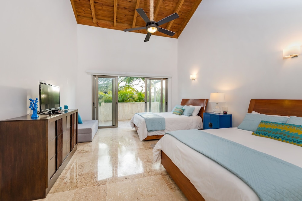 Villa for private events view 5