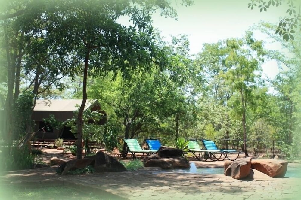 Bongwe Guesthouse and Camp