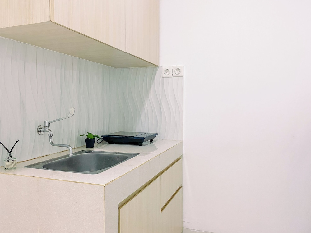 Comfort Living 1BR at Sentul Tower Apartment