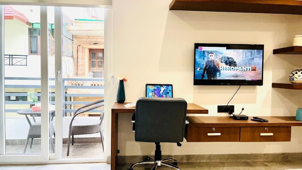 Stay near - Hotel near me Gurgaon