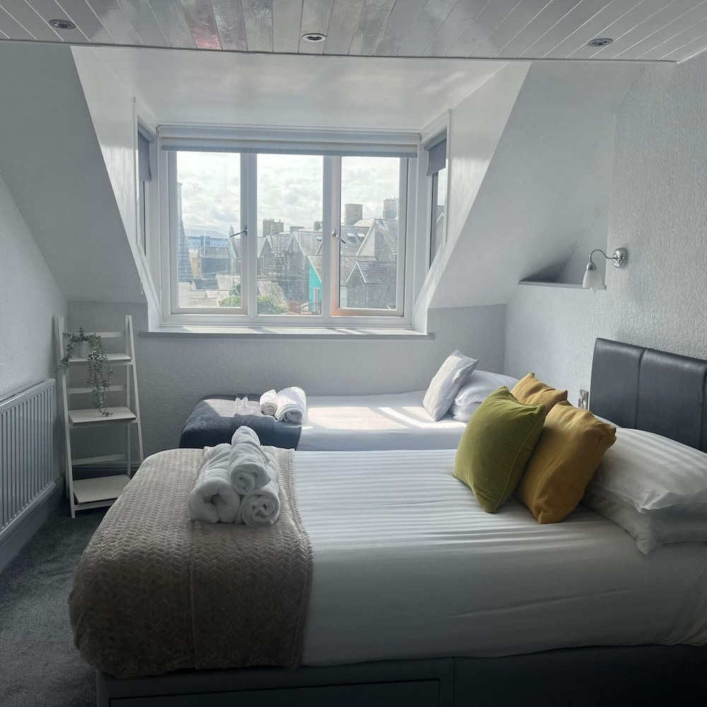 gwesTY Guest House